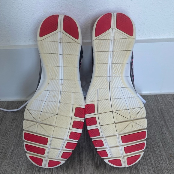 Nike Free Balanza Running Sneakers - Picture 9 of 11